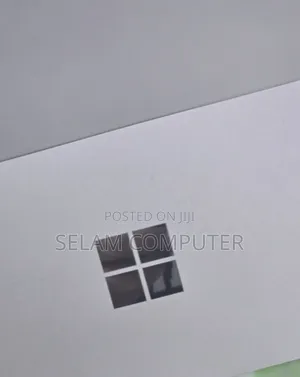 New Laptop Microsoft Surface 8GB Intel Core i7 SSD 256GB