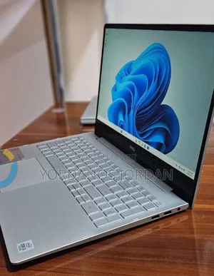 New Laptop Dell Inspiron 15 8GB Intel Core i5 SSD 256GB