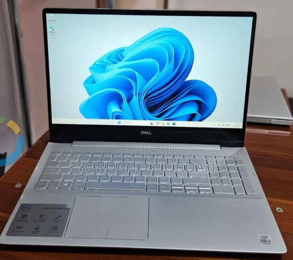 New Laptop Dell Inspiron 15 8GB Intel Core i5 SSD 256GB