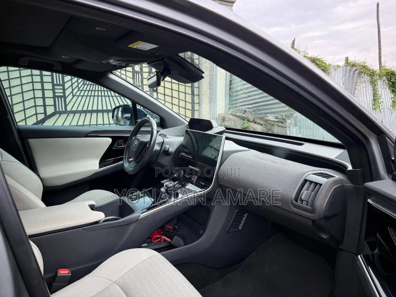 Toyota bZ4X 71.4 kWh FWD 2023 White