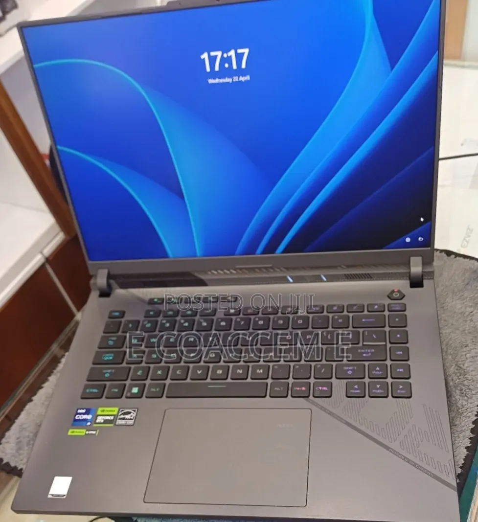 New Laptop Asus A42F 16GB Intel Core i9 SSD 1T
