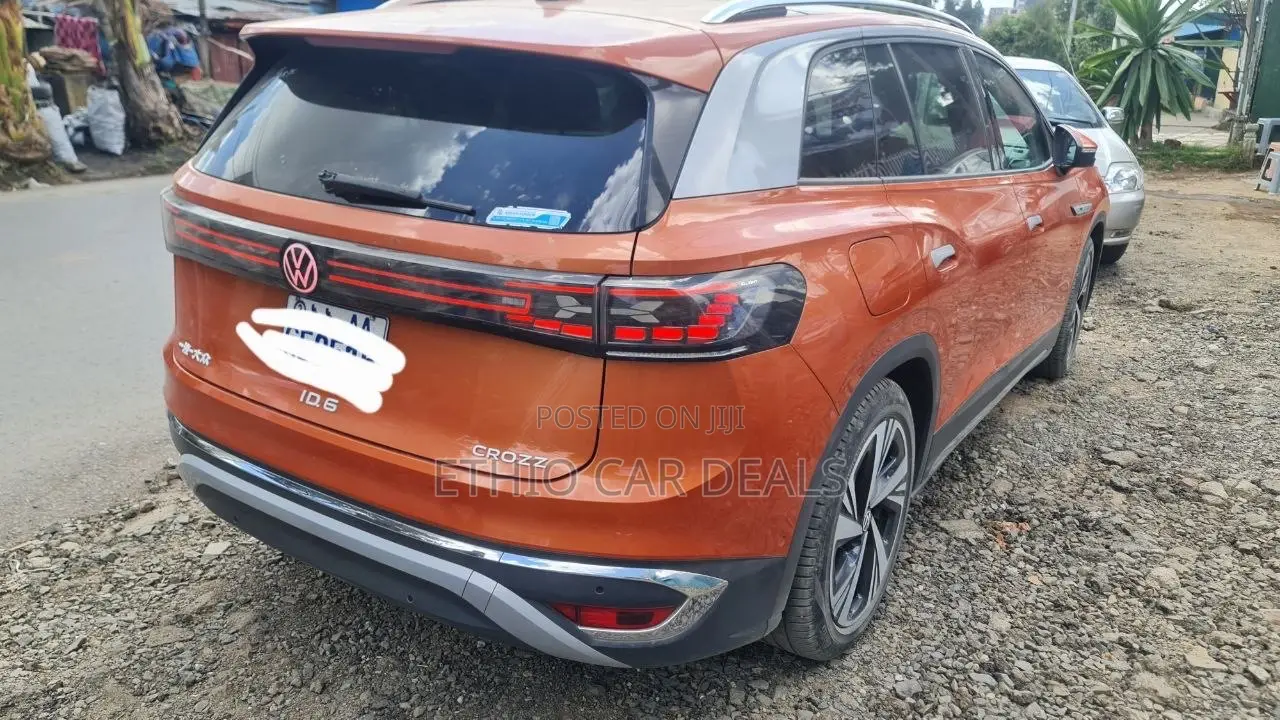 Volkswagen ID.6 2022 Orange
