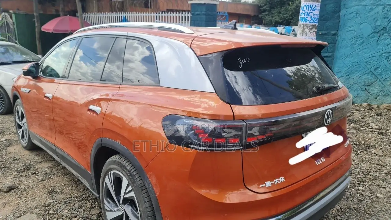 Volkswagen ID.6 2022 Orange