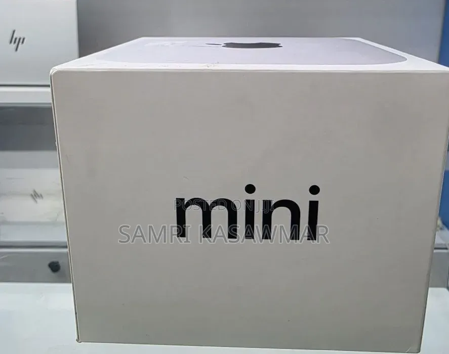 New Apple MacBook Air 2025 M4 13-inch 16GB Intel Core i7 SSD 256GB