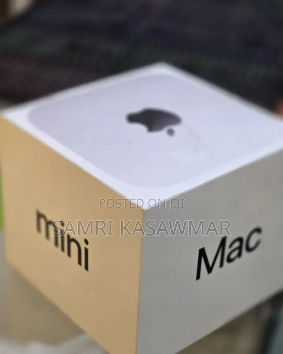 New Apple MacBook Air 2025 M4 13-inch 16GB Intel Core i7 SSD 256GB
