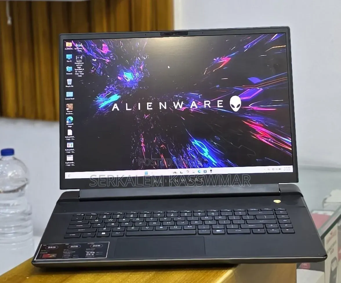 New Laptop Alienware X16 r1 16GB Intel Core i9 SSD 1T