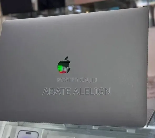 New Laptop Apple MacBook Pro 2019 16GB Intel Core i7 SSD 256GB