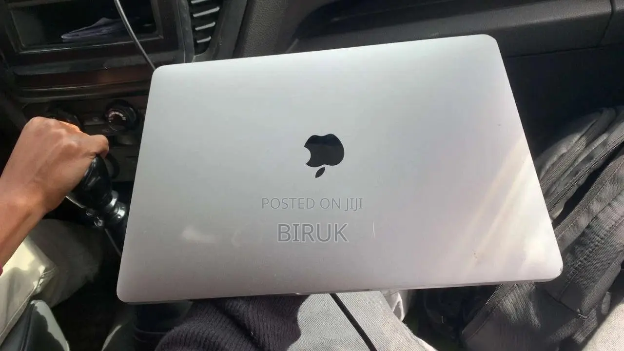 Laptop Apple MacBook Pro 2018 16GB Intel Core i7 SSD 256GB