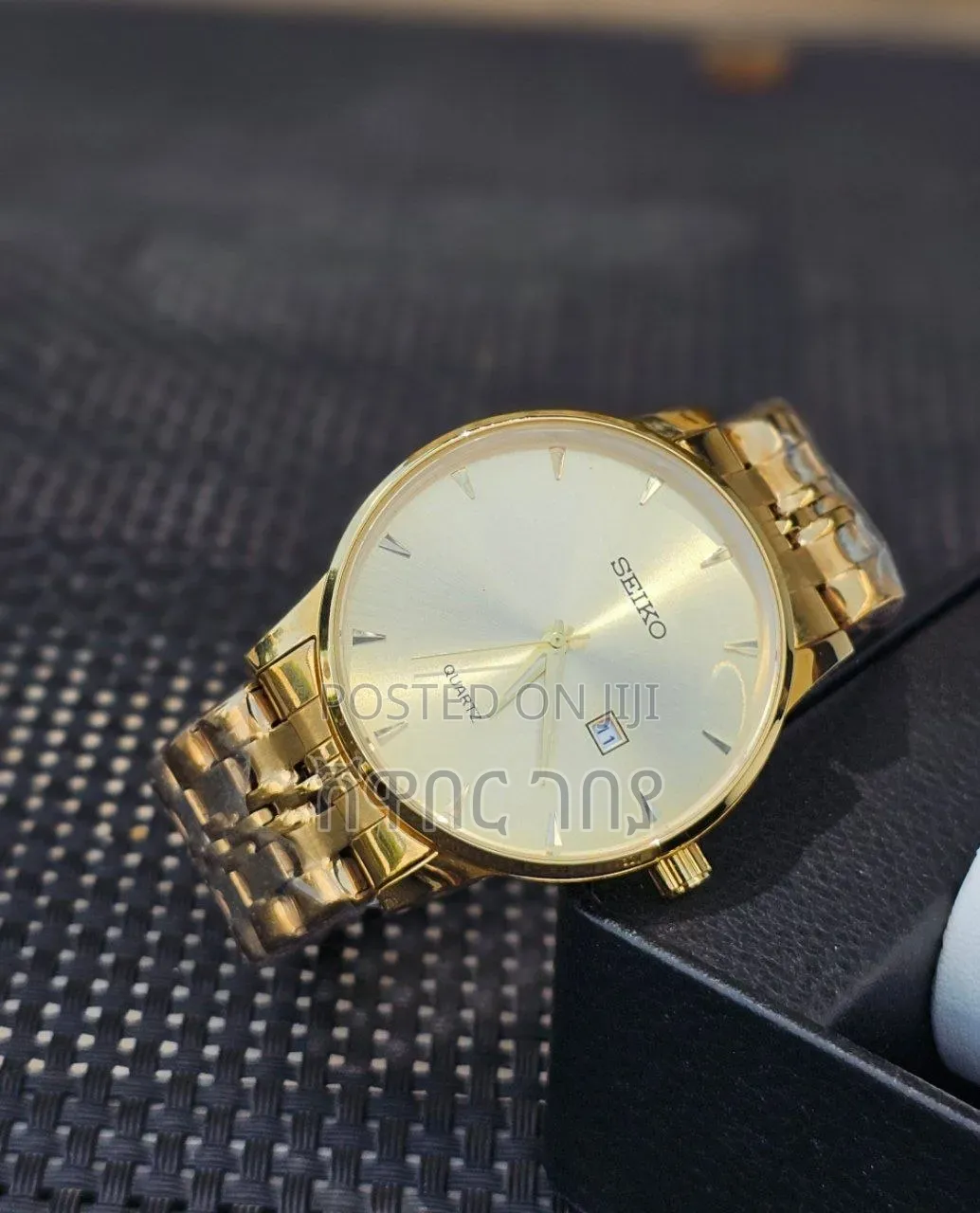 Seiko Quartz Gold Mens Watch - Classic Design