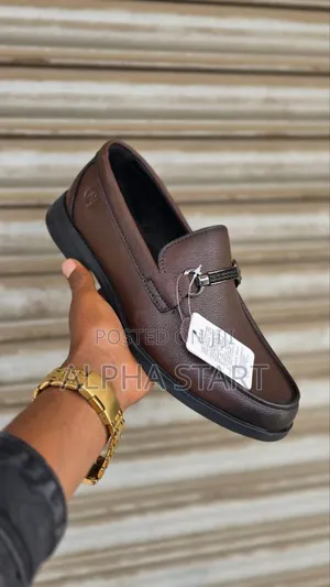 New Arrival አዲስ የገቡ Fashion Suit Sneakers Stock Products