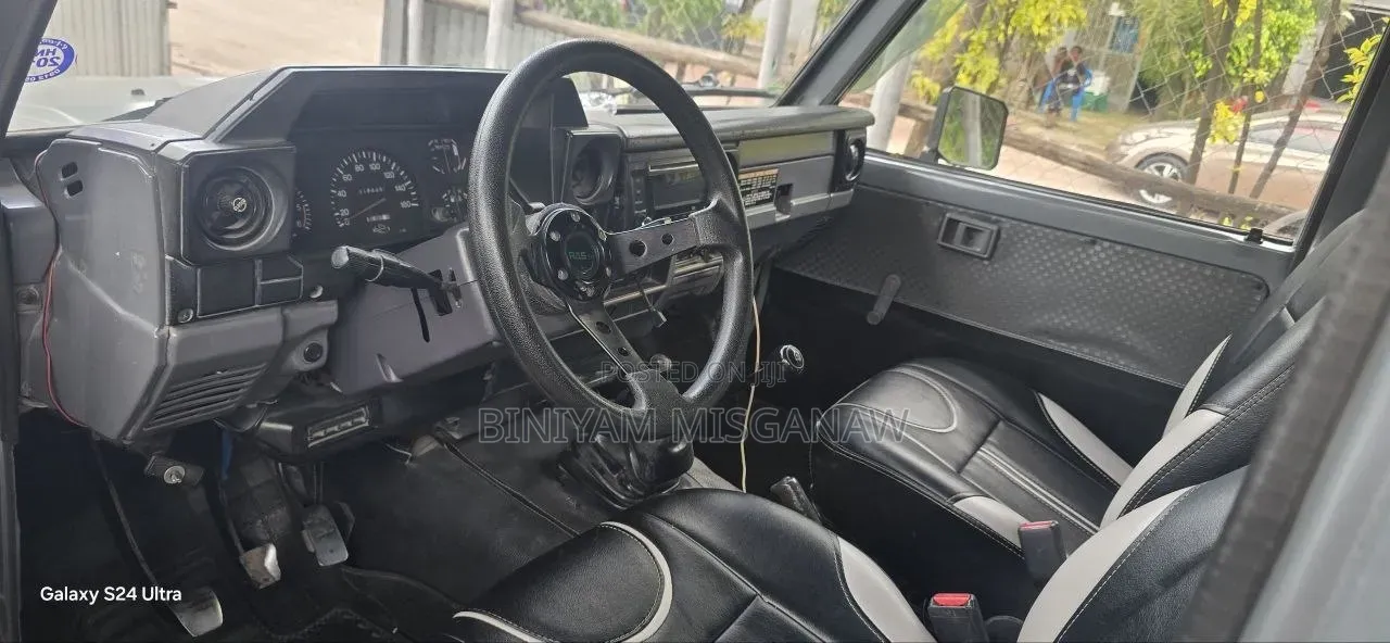 Toyota Land Cruiser 1990 Gray