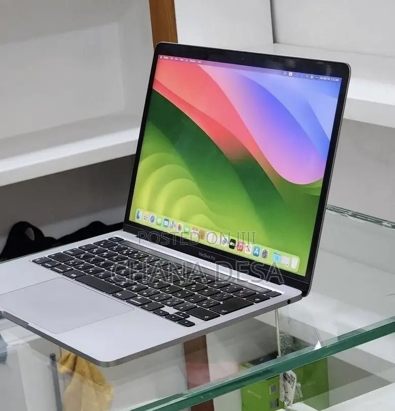 New Laptop Apple MacBook Pro 2020 8GB Intel Core i5 SSD 512GB