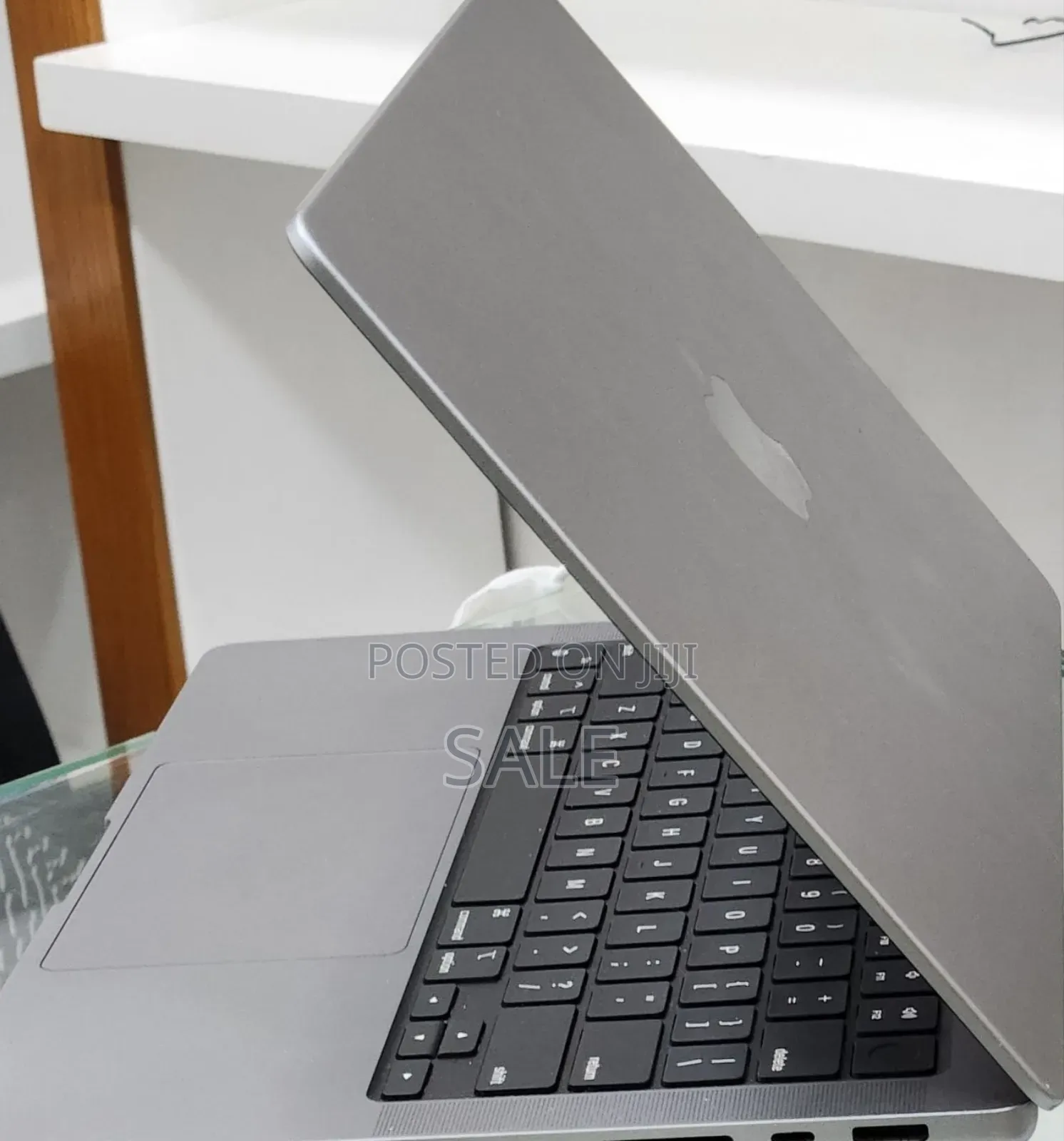 New Laptop Apple MacBook Pro M1 32GB Apple M1 Pro SSD 512GB