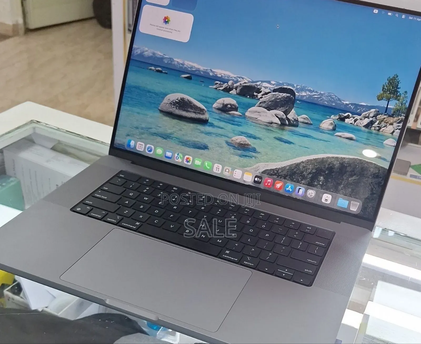 New Laptop Apple MacBook Pro M1 16GB Apple M1 Pro SSD 1T