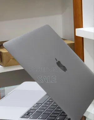 New Laptop Apple MacBook Pro 2019 16GB Intel Core i7 SSD 1T