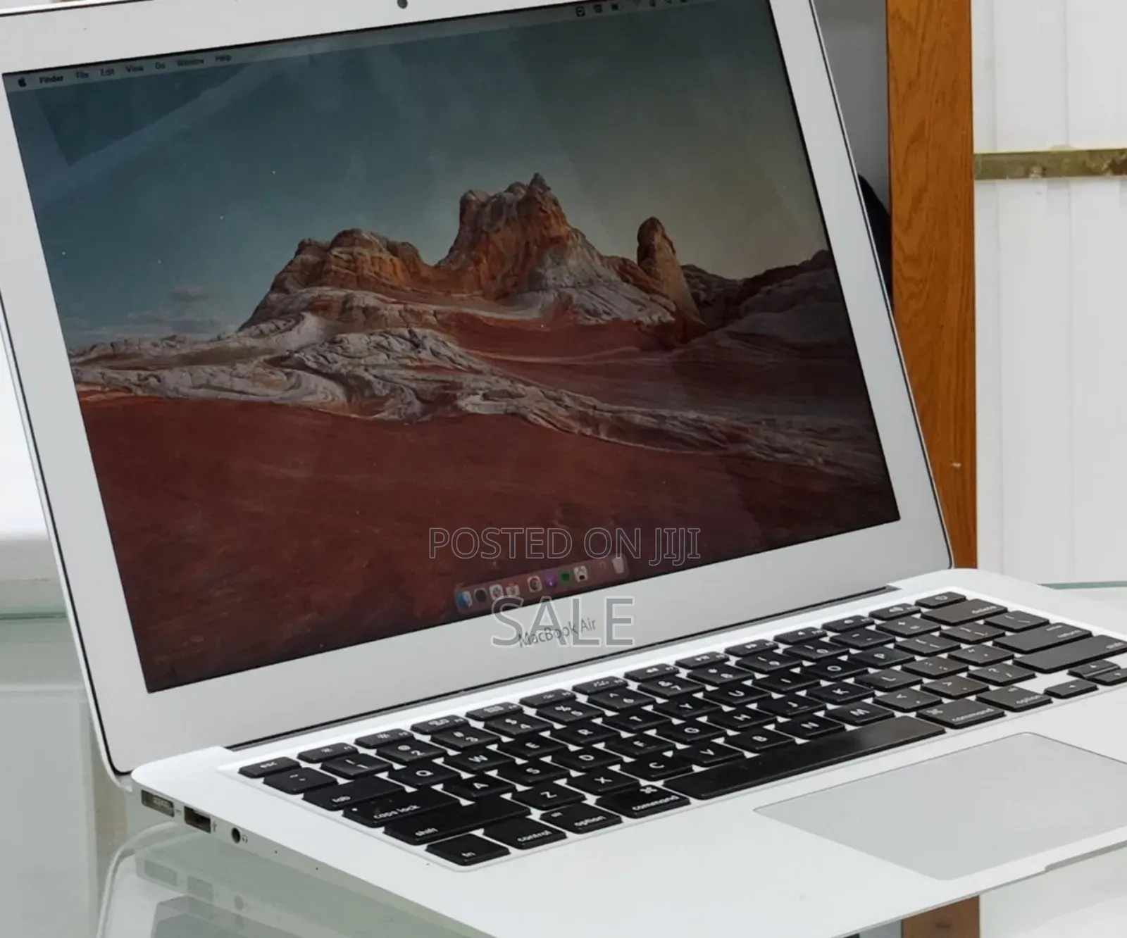 New Laptop Apple MacBook Air 2015 8GB Intel Core i5 SSD 256GB
