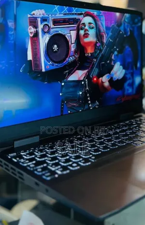 New Laptop Lenovo LOQ 15AHP10 16GB Intel Core i7 SSD 512GB