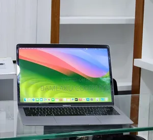 New Laptop Apple MacBook Air 2019 8GB Intel Core i5 SSD 256GB