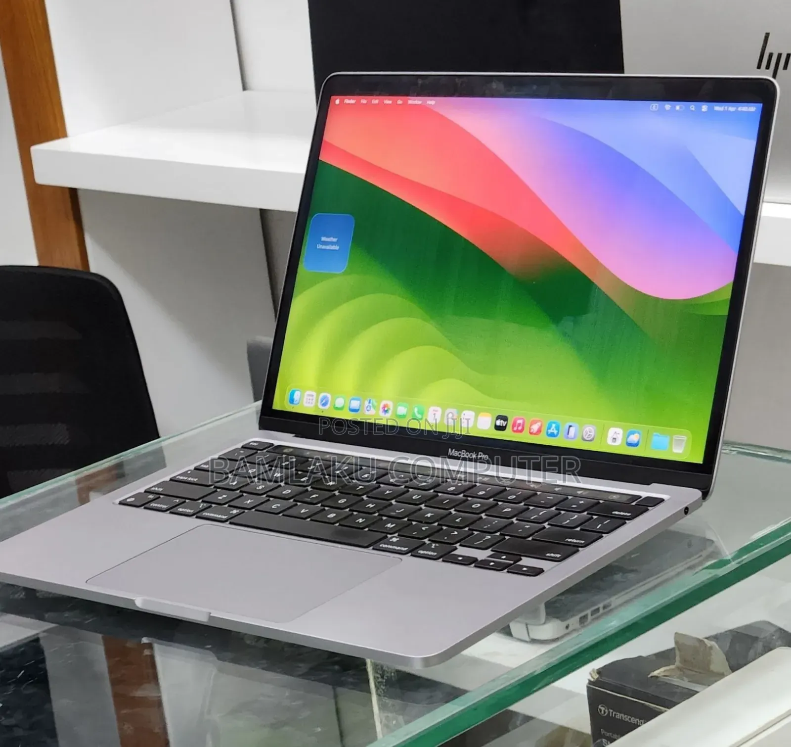 New Laptop Apple MacBook Pro 2020 M1 16GB Apple M1 Pro SSD 256GB