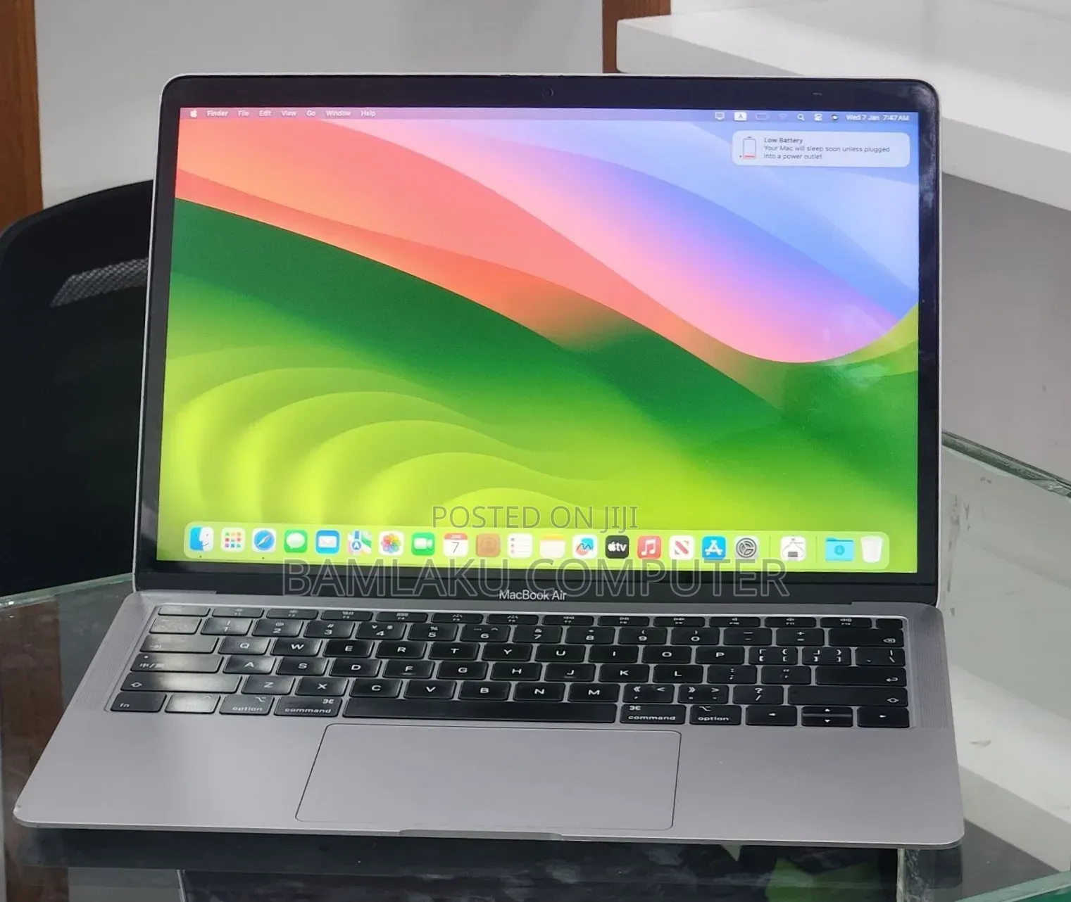New Laptop Apple MacBook Pro 2020 M1 16GB Apple M1 Pro SSD 256GB