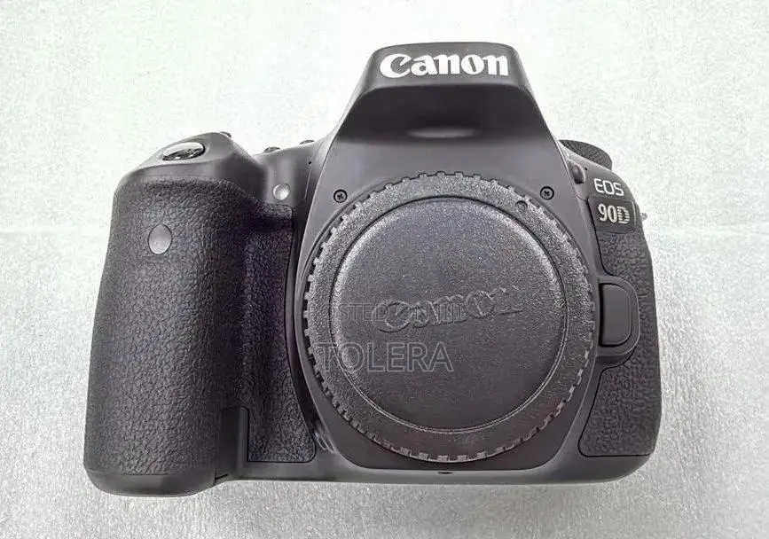 Canon Eos 90d 18-135mm Usm DSLR Camera