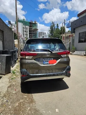 Toyota Rush 2020 Ivory