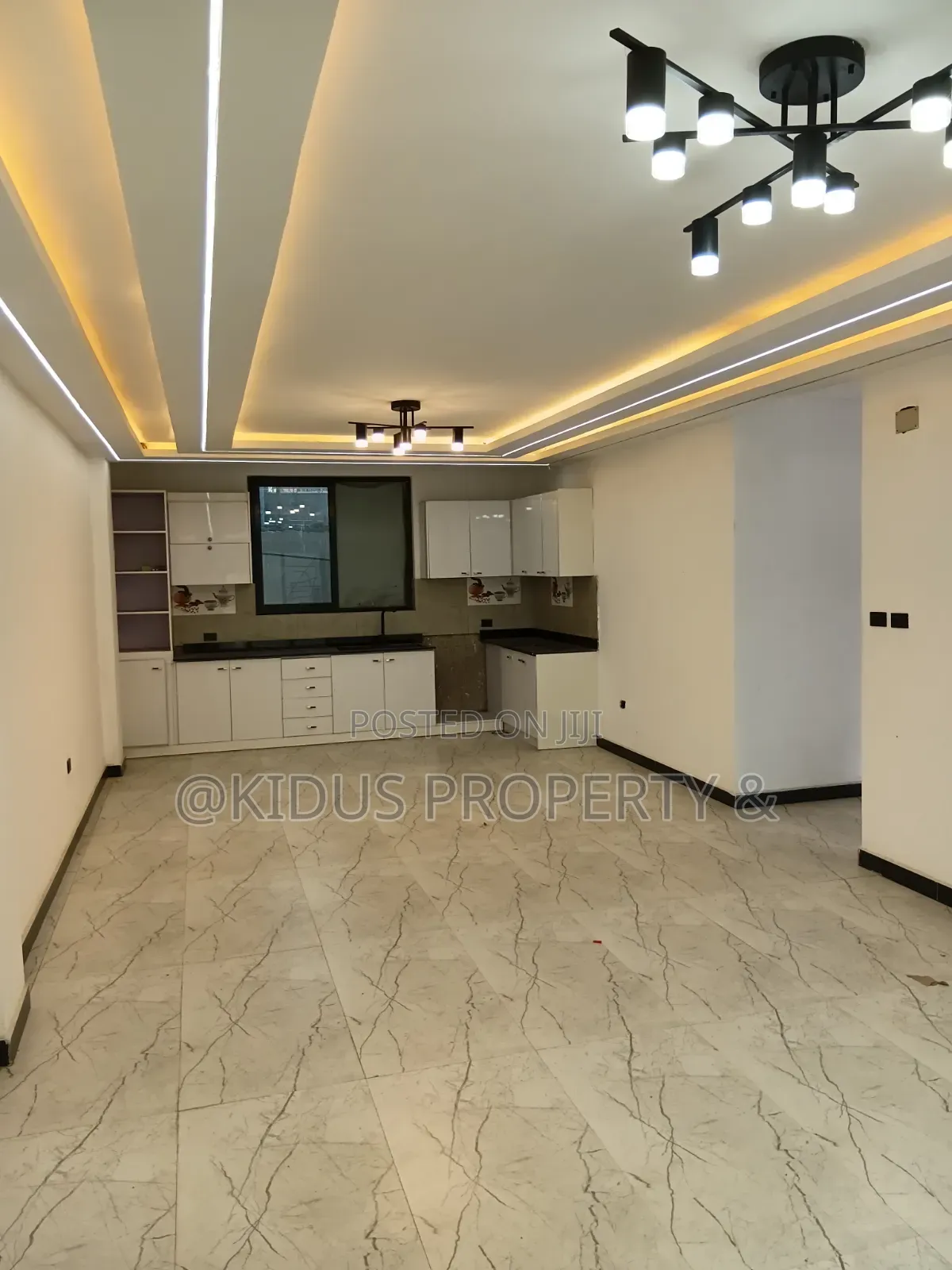 6bdrm Townhouse/Terrace in Nasswe Real State, Nifas Silk-Lafto for sale