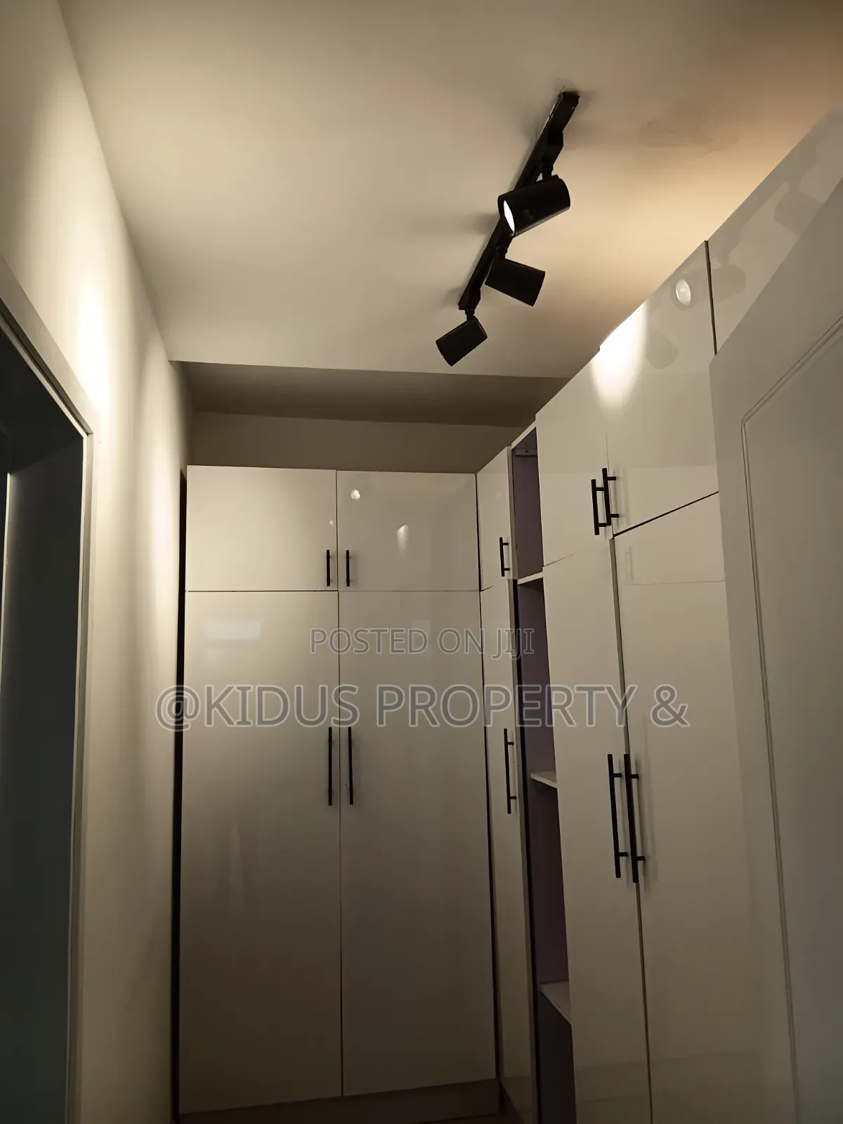 6bdrm Townhouse/Terrace in Nasswe Real State, Nifas Silk-Lafto for sale