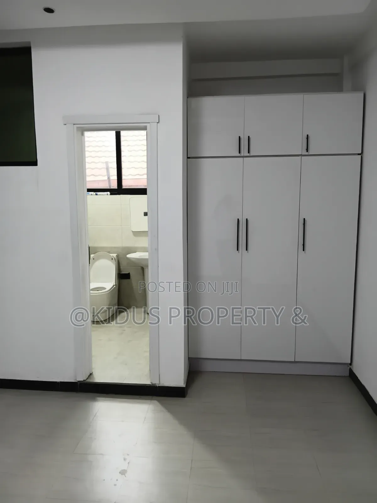 6bdrm Townhouse/Terrace in Nasswe Real State, Nifas Silk-Lafto for sale