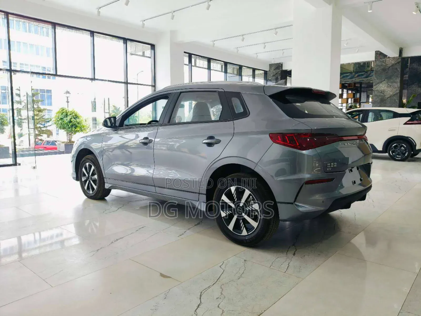 New BYD E2 43 kWh 94 hp FWD 2025 Silver