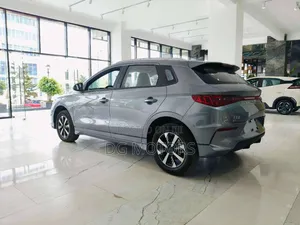 New BYD E2 43 kWh 94 hp FWD 2025 Silver