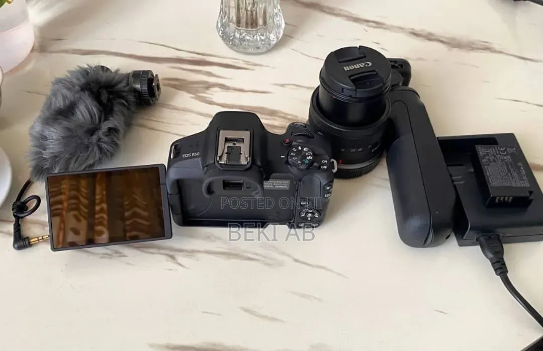 Canon Eos R50