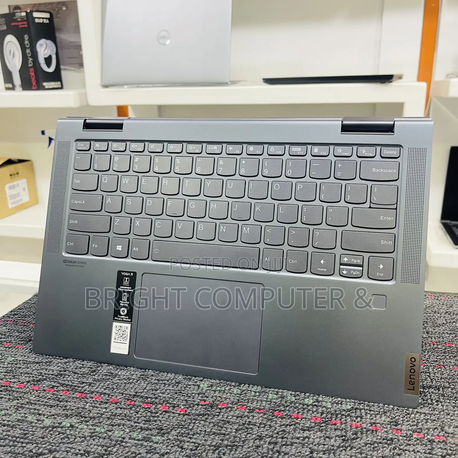 New Laptop Lenovo Yoga 7i 12GB Intel Core i7 SSD 512GB