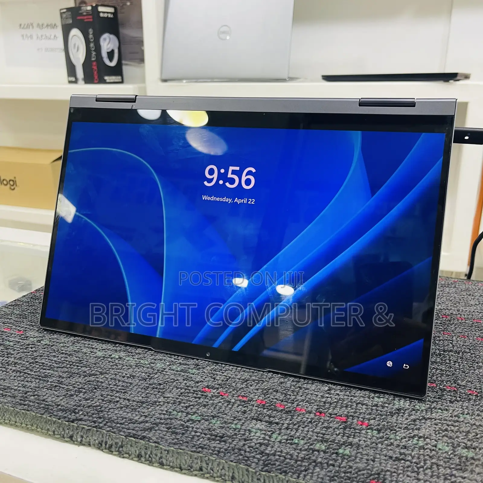 New Laptop Lenovo Yoga 7i 12GB Intel Core i7 SSD 512GB