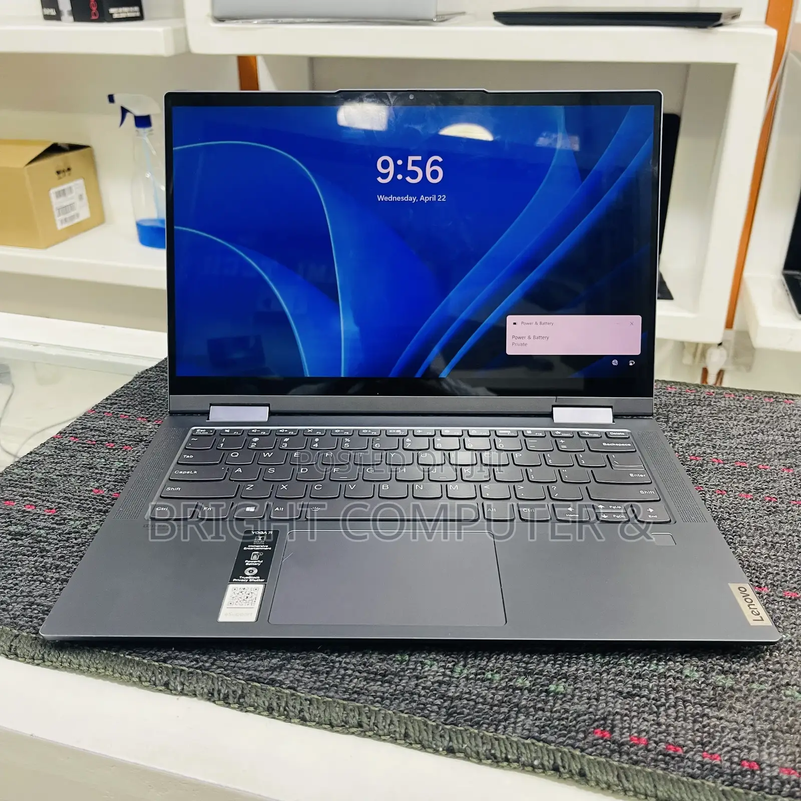 New Laptop Lenovo Yoga 7i 12GB Intel Core i7 SSD 512GB