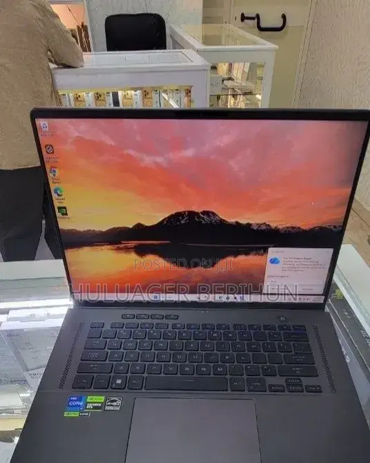 New Laptop Asus ROG Zephyrus G15 16GB Intel Core i7 SSD 512GB