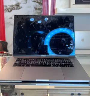 New Laptop Apple MacBook Pro 2018 16GB Intel Core i7 SSD 512GB