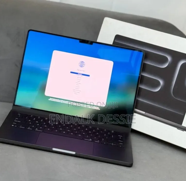New Apple MacBook Pro 2025 M5 14-inch 16GB Apple M5 Pro SSD 512GB