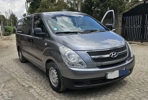 Hyundai H1 2.4 GLS 2012 Gray