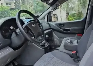 Hyundai H1 2.4 GLS 2012 Gray