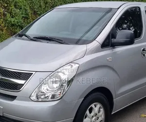 Hyundai H1 2.4 GLS 2012 Gray