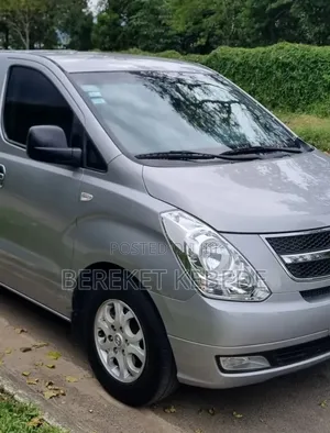 Hyundai H1 2.4 GLS 2012 Gray