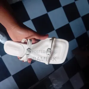 Woman's Shoes