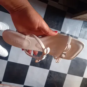 Woman's Shoes