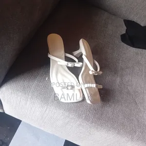 Woman's Shoes