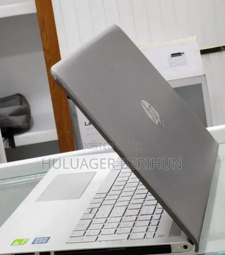 New Laptop HP Pavilion 15 8GB Intel Core i7 SSD 512GB