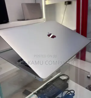 New Laptop Apple MacBook Air 2020 M1 8GB Intel Core i7 SSD 256GB