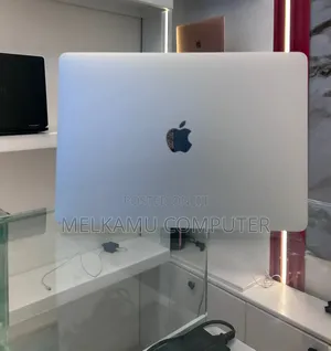 New Laptop Apple MacBook Air 2020 M1 8GB Intel Core i7 SSD 256GB