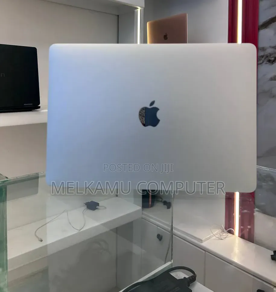 New Laptop Apple MacBook Air 2020 M1 8GB Intel Core i7 SSD 256GB
