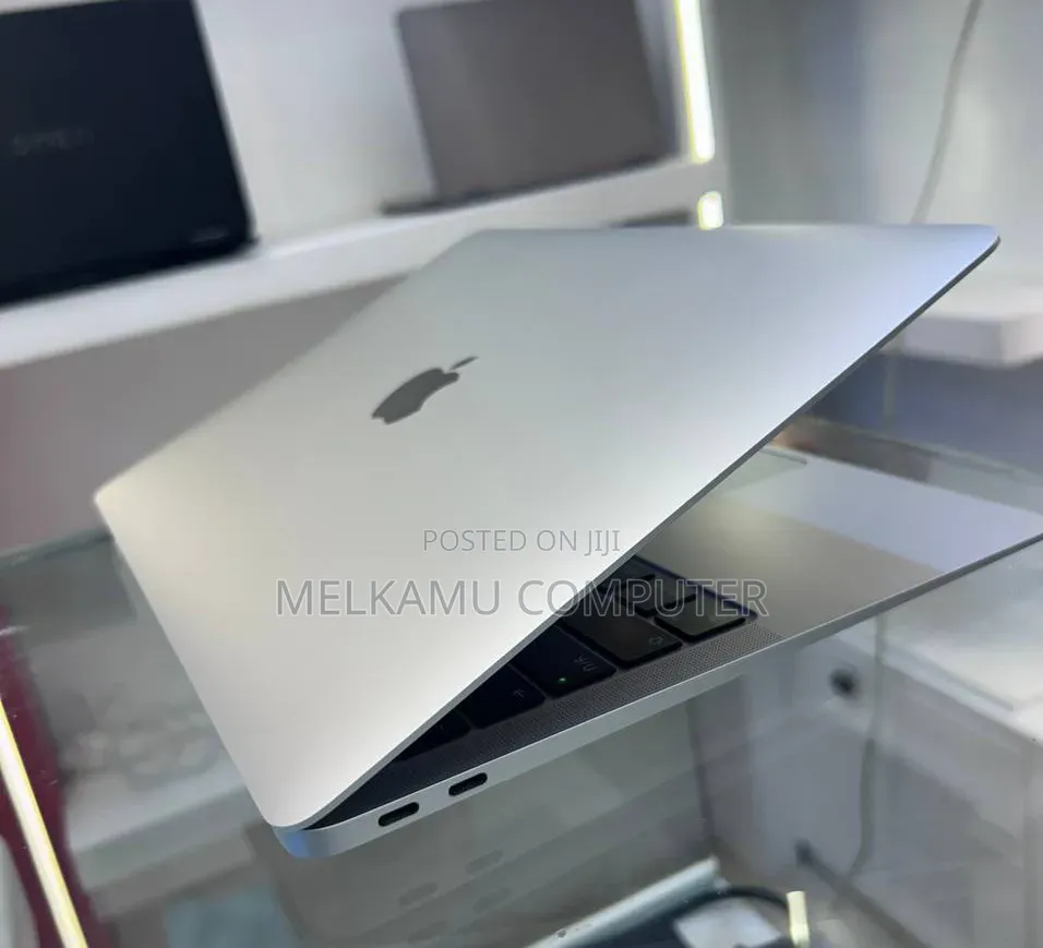 New Laptop Apple MacBook Air 2020 M1 8GB Intel Core i7 SSD 256GB